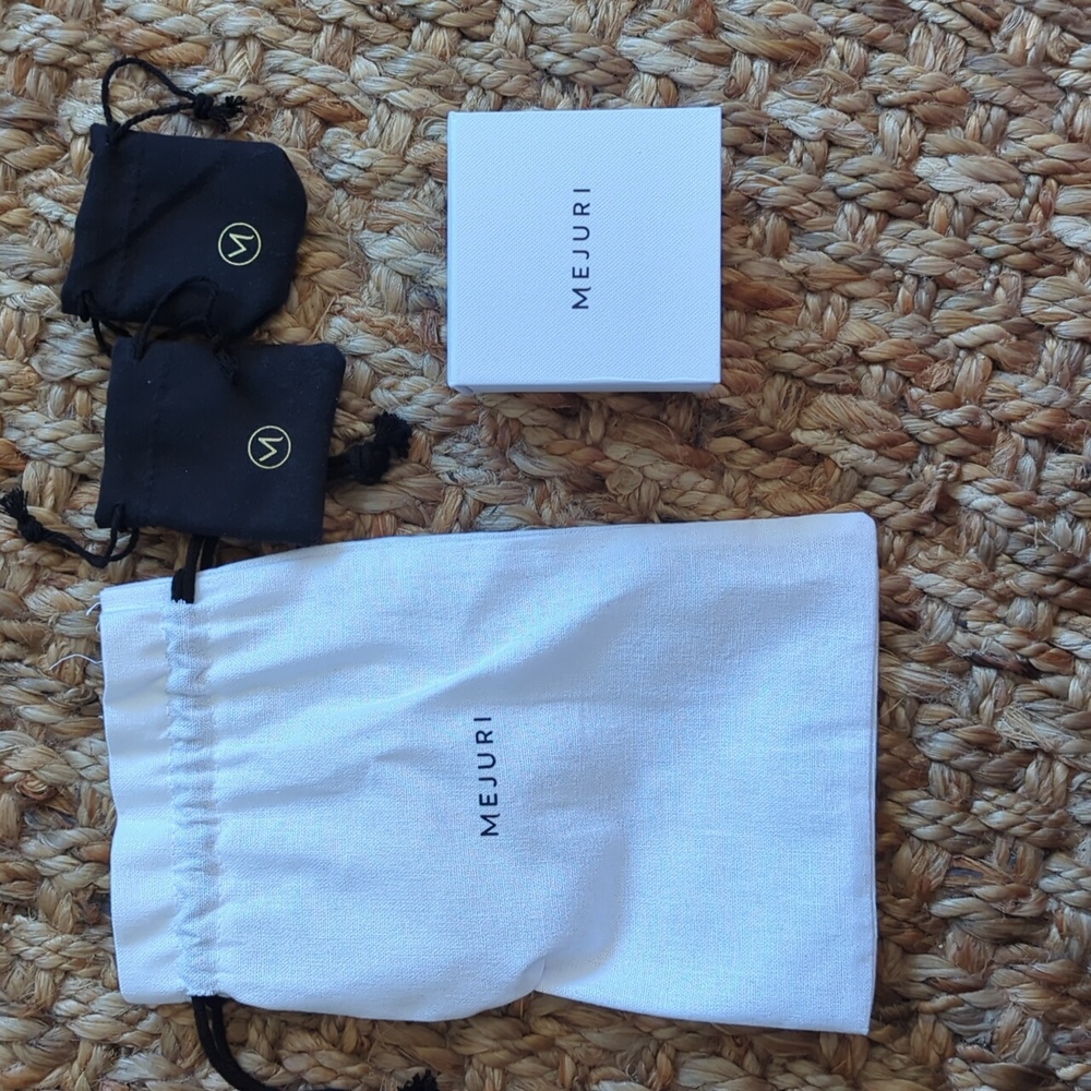 Mejuri White Jewelry Pouches and Box